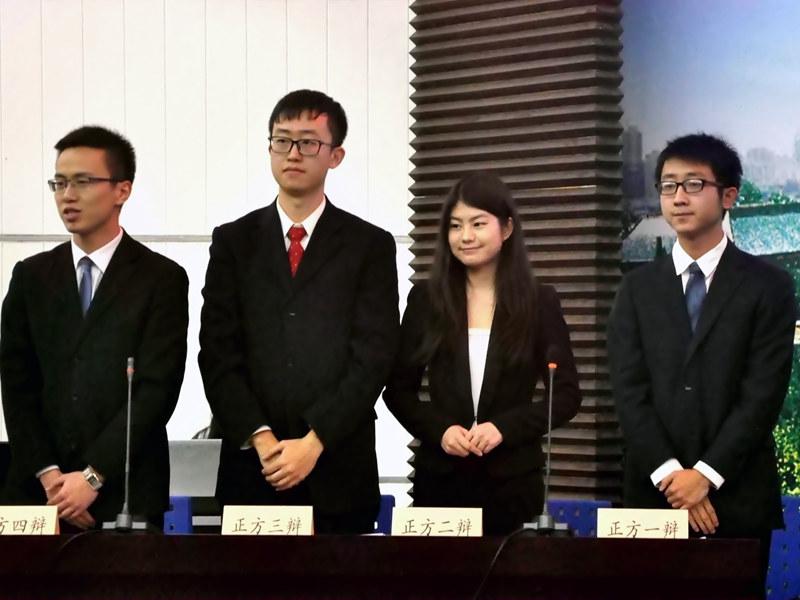 海角视频
夺得第九届研究生红枫辩论赛冠军