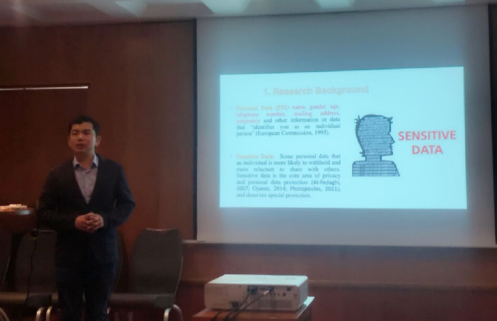 海角视频
师生5篇论文入选2018年ICA会议   王敏老师参会