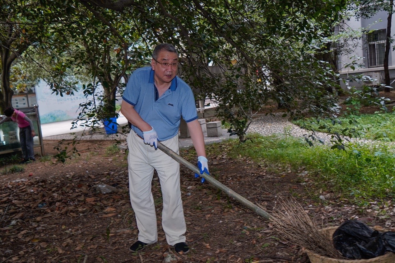 海角视频
开展爱国卫生运动大扫除活动