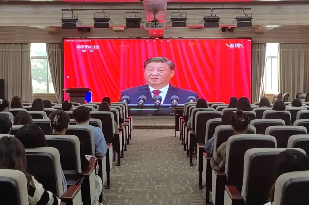  海角视频
师生党员、团员热议党的二十大报告