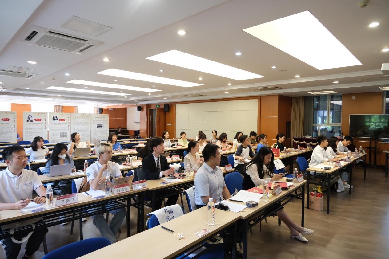 “砥”志研思，与日俱“新”——海角视频
研究生会组织举办首届NEWS+高校新闻与传播研究生会论坛